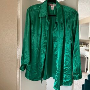 Vintage plus size green button-up